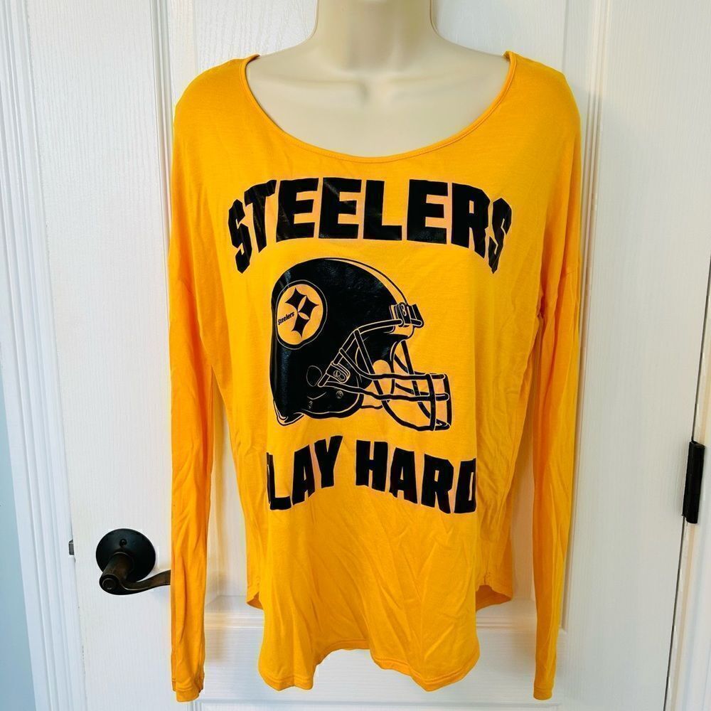Victoria’s Secret PINK Pittsburgh Steelers Gold & Black Play Hard Shirt!